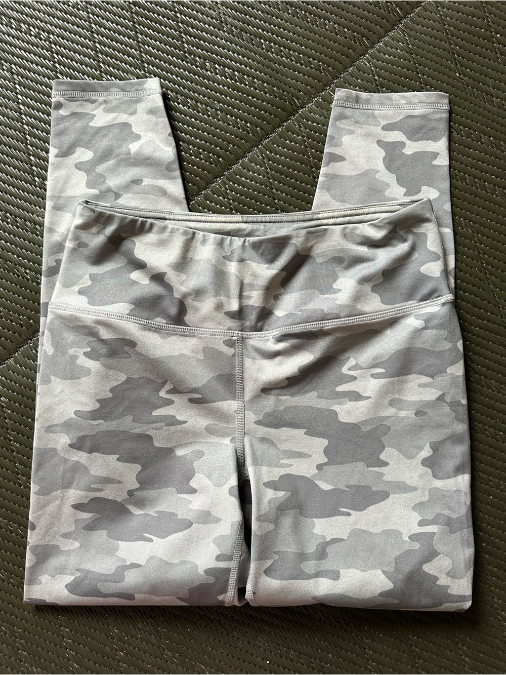 KYODAN Activewear Leggings Gray Camouflage High Waisted 7/8 Size Small